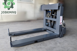 TOMBADOR/VIRADOR DE BINS PARA TRATOR Jobemaq Máquinas e Implementos Agrícolas na Serra Gaúcha. Garfo Frontal, Rachador de Lenha, Distribuidor de Adubo para Trator, Plaina Traseira Hidráulica, Torre Empilhadeira para Trator, Carreta para Transporte, Roçadeira para Trator, Tombador de Bins Frontal e Giratório. Projetos, Máquinas e Implementos Agrícolas.