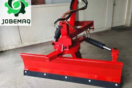 PLAINA/LAMINA TRASEIRA HIDRÁULICA Jobemaq Máquinas e Implementos Agrícolas na Serra Gaúcha. Garfo Frontal, Rachador de Lenha, Distribuidor de Adubo para Trator, Plaina Traseira Hidráulica, Torre Empilhadeira para Trator, Carreta para Transporte, Roçadeira para Trator, Tombador de Bins Frontal e Giratório. Projetos, Máquinas e Implementos Agrícolas.